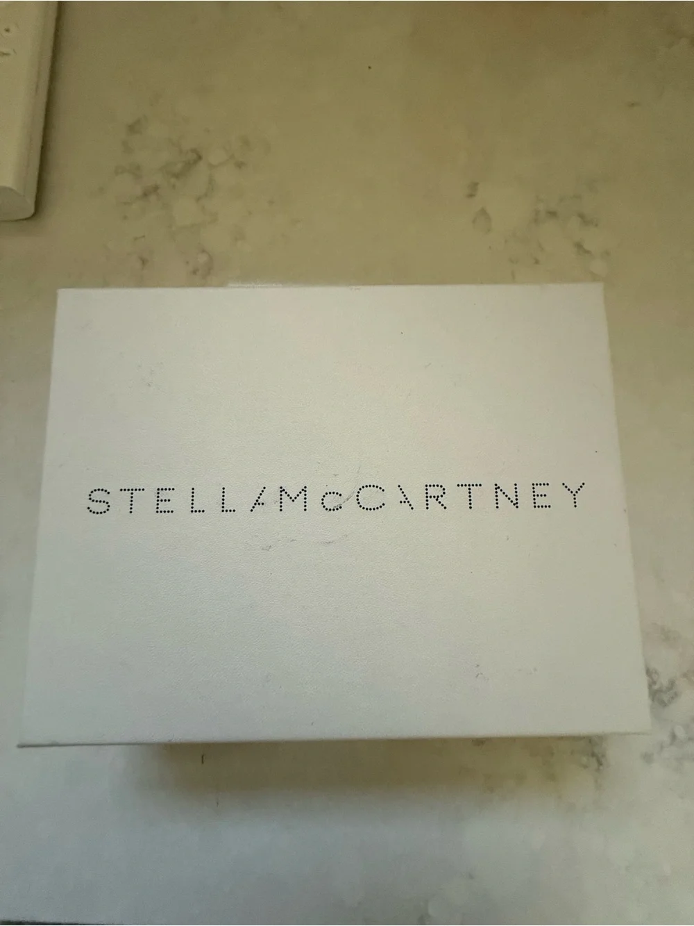 Stella McCartney brand new key wallet NWOT has original box and tissue - Picture 2 of 4